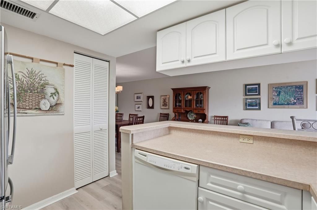 5905 Trailwinds Dr, Unit 816, Fort Myers, FL 33907 Photo
