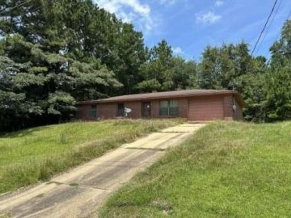 310 Sycamore Drive, Eufaula, AL 36027