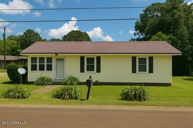 768 Becky Street, Grenada, MS 38901 Main Photo