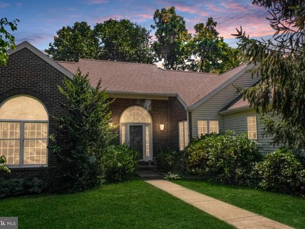 128 COLONIAL COURT, STATE COLLEGE, PA 16801