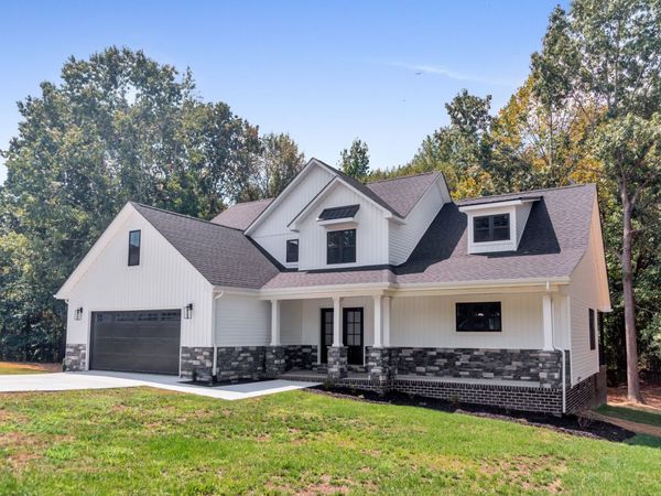 138 Tamatha Dr, Paris, TN 38242