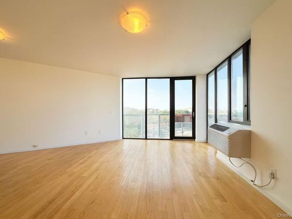 6070 Woodhaven Boulevard, Unit 4E, Elmhurst, NY 11373