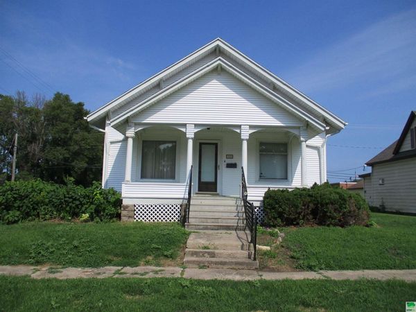 10 S 1st Ave, Hartley, IA 51346