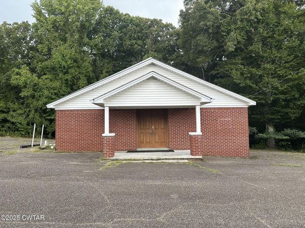 2135 Clarks Creek Road, Luray, TN 38352