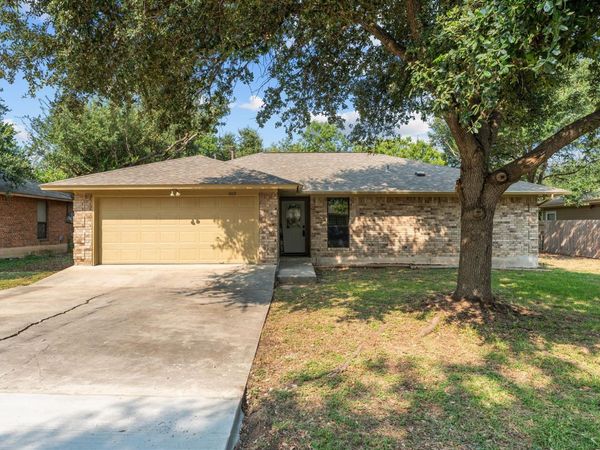 1802 Dixie LN, Round Rock, TX 78664