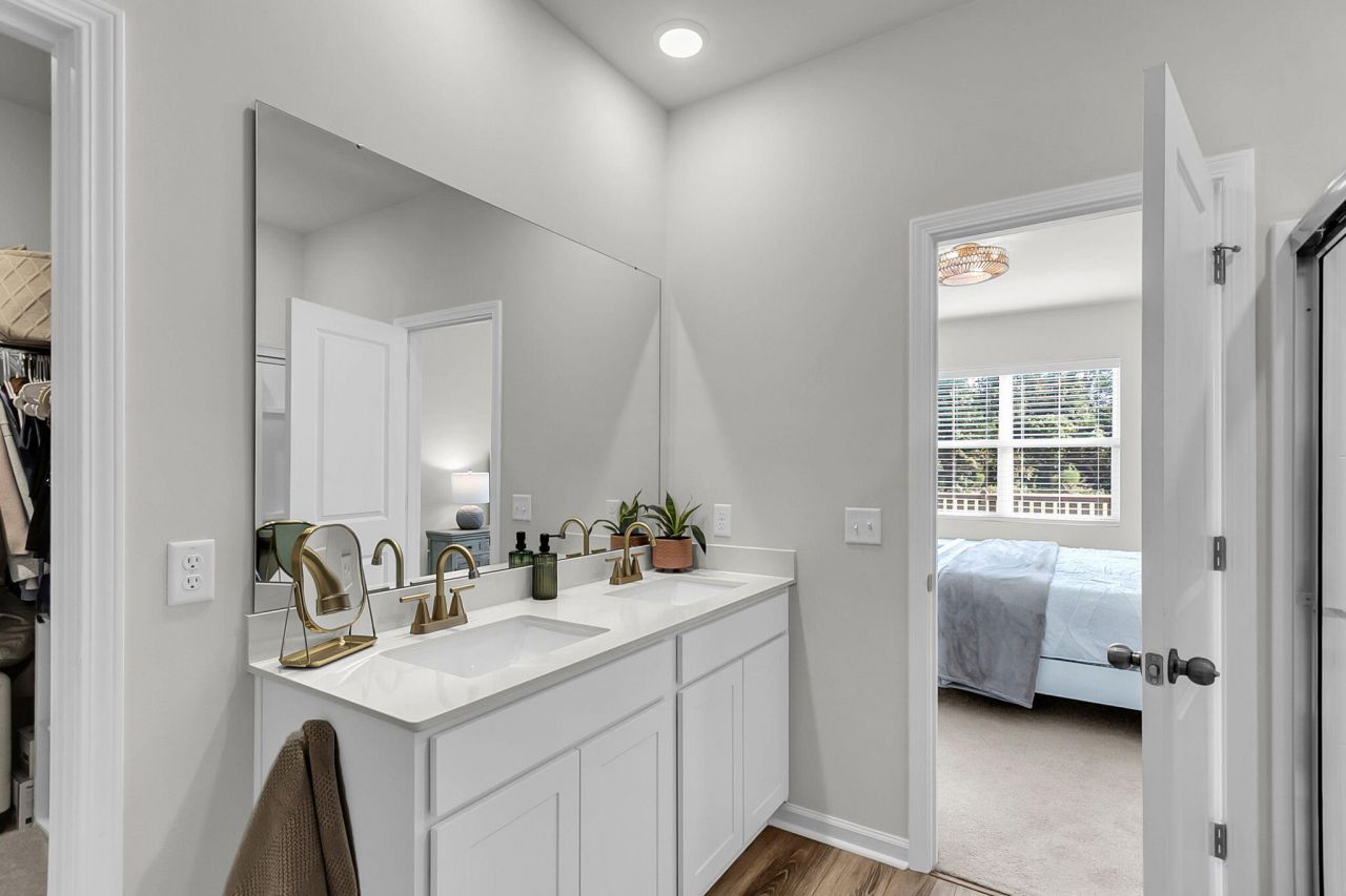 259 W Bradford Pointe Drive Photo 16