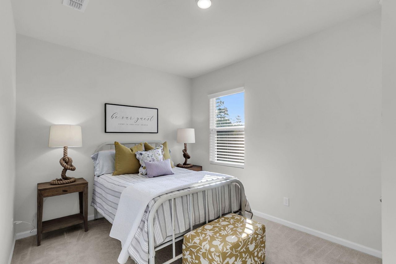 259 W Bradford Pointe Drive Photo 18