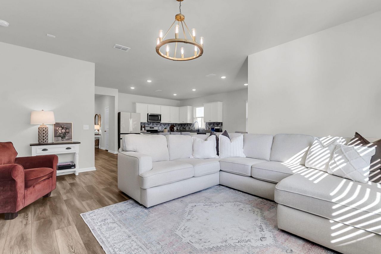 259 W Bradford Pointe Drive Photo 7