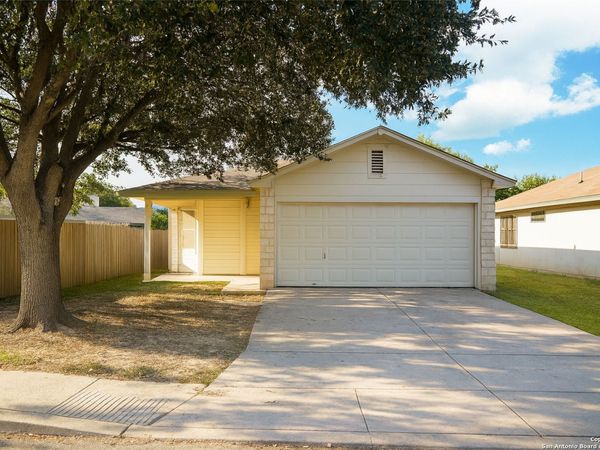 6626 Walnut Valley Dr, San Antonio, TX 78242