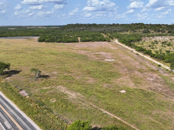 32 AC Fm 791, Falls City, TX 78113