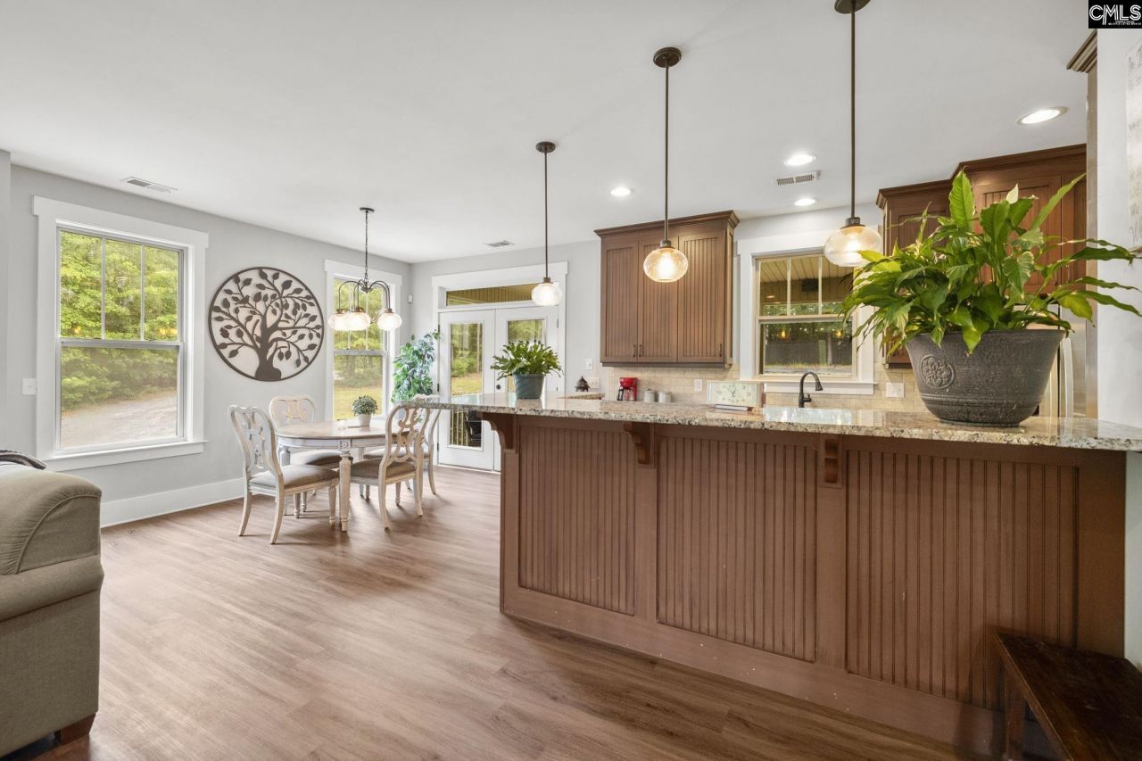 470 Langford Road Photo 12