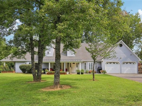 46 NE 231 Road, Warrensburg, MO 64093