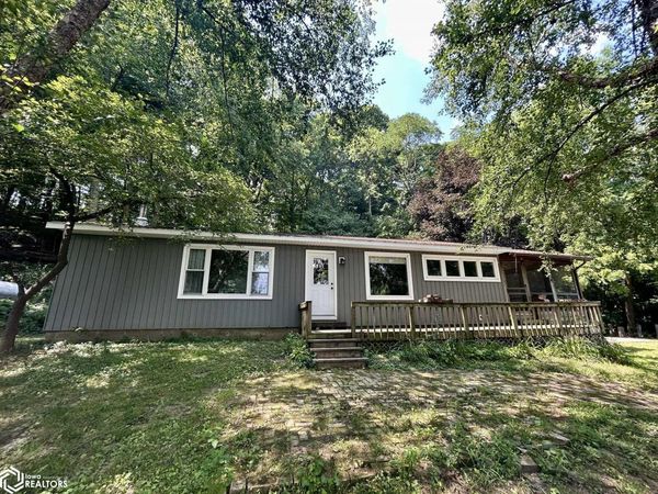 9791 F Avenue, Wapello, IA 52653