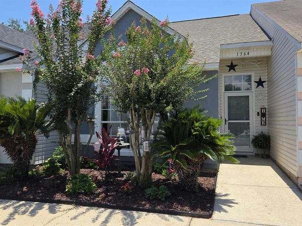 1364 Redwood Ln, Gulf Breeze, FL 32563