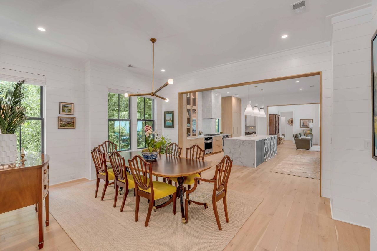 19 Mobile Street Photo 19