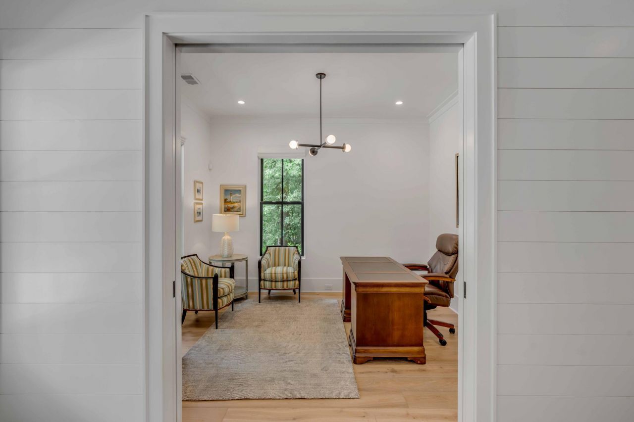 19 Mobile Street Photo 21