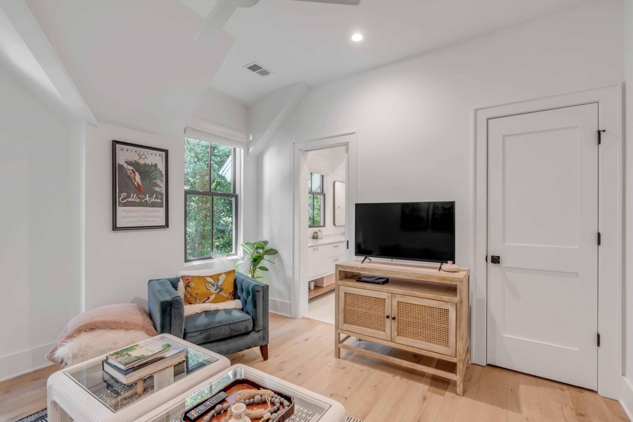 19 Mobile Street Photo 37