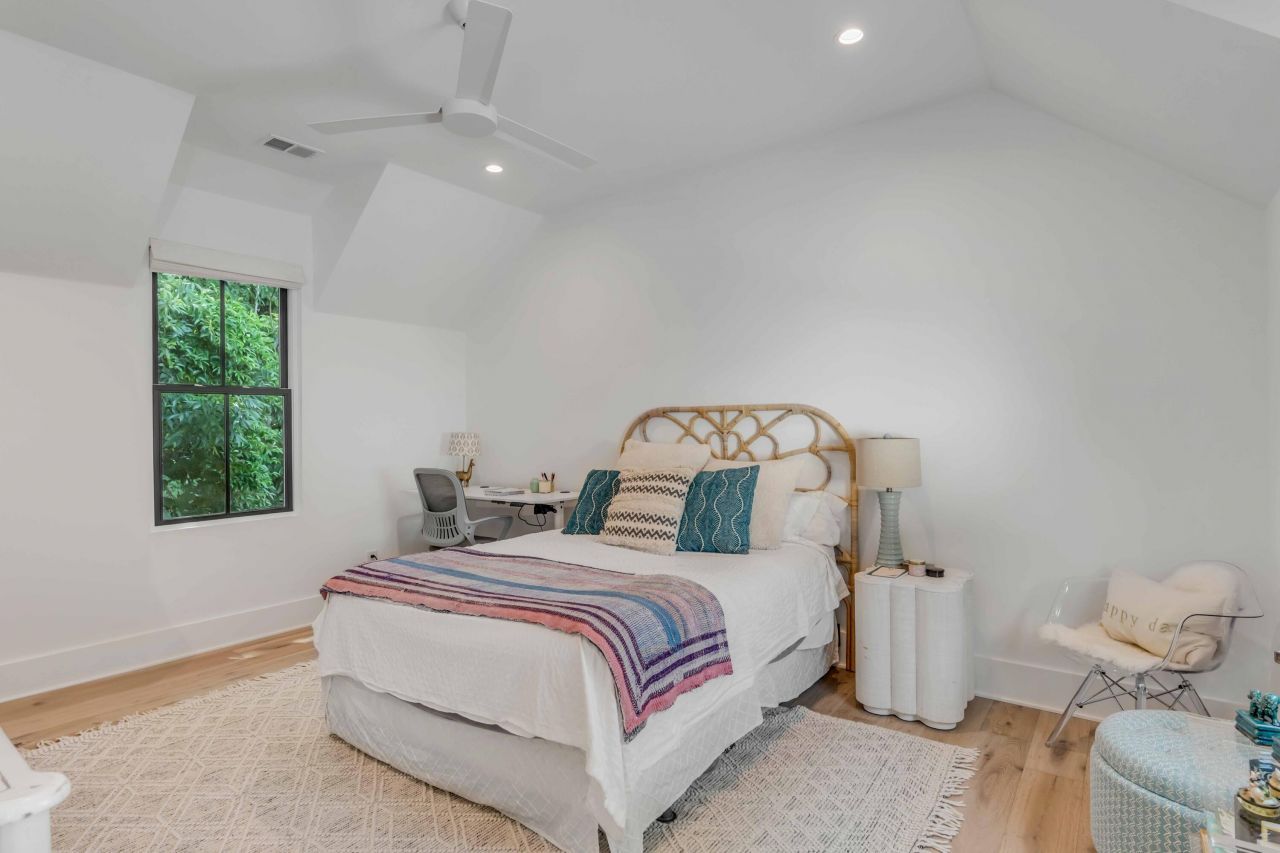 19 Mobile Street Photo 39