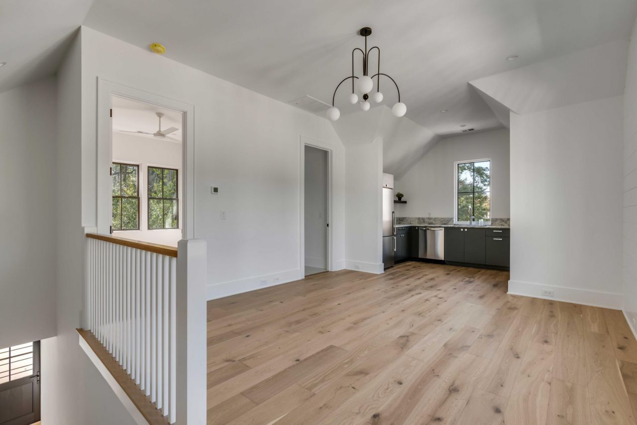 19 Mobile Street Photo 45