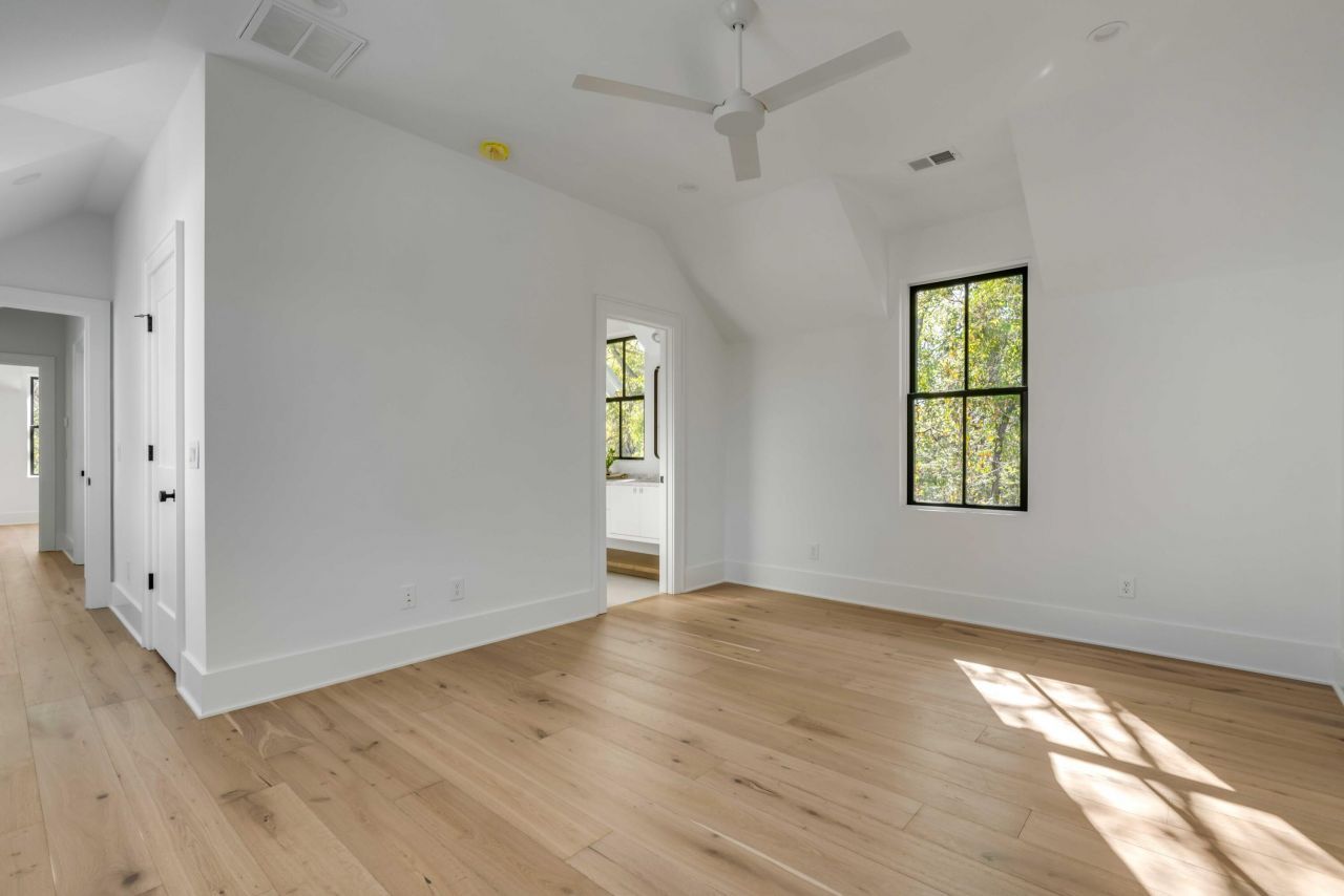 19 Mobile Street Photo 59