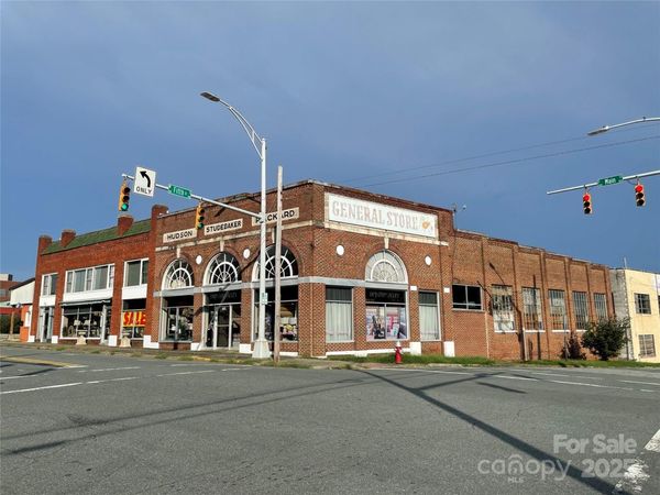 736 S Main Street, Burlington, NC 27215