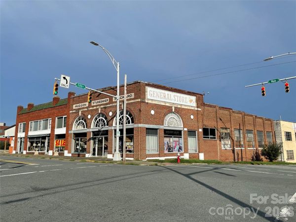 736 S Main Street, Burlington, NC 27215