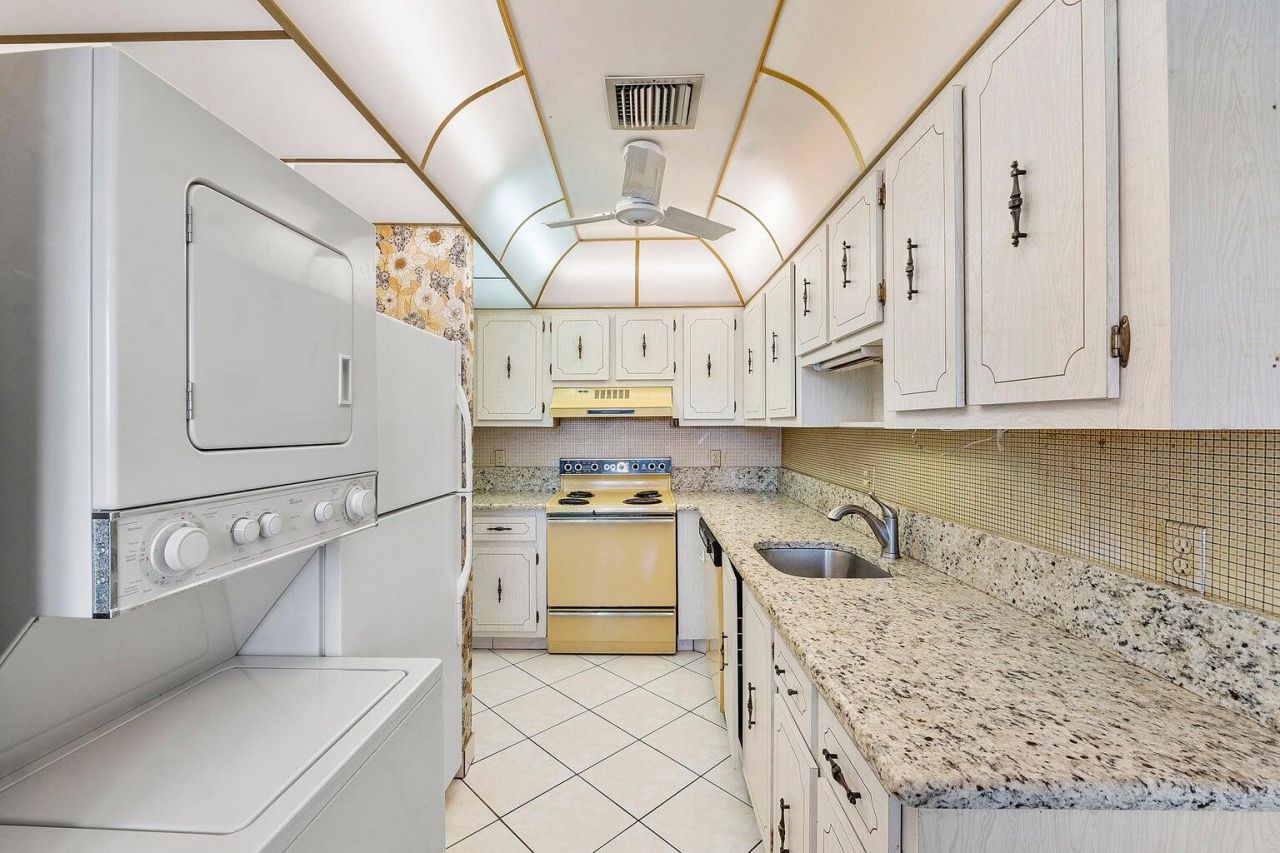 1141 Violet Terrace, Unit 101, Delray Beach, FL 33445 Photo