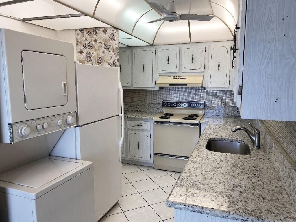 1141 Violet Terrace, Unit 101, Delray Beach, FL 33445 Photo