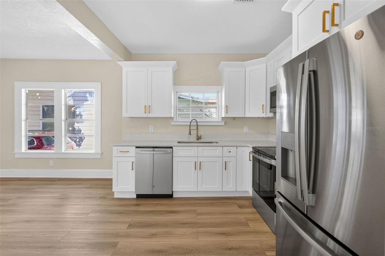 1240 James Avenue S, Saint Petersburg, FL 33705 Photo