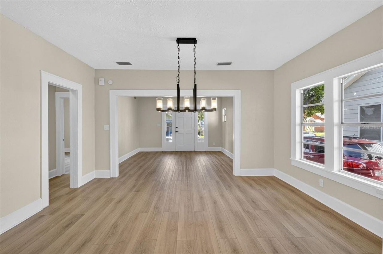 1240 James Avenue S, Saint Petersburg, FL 33705 Photo