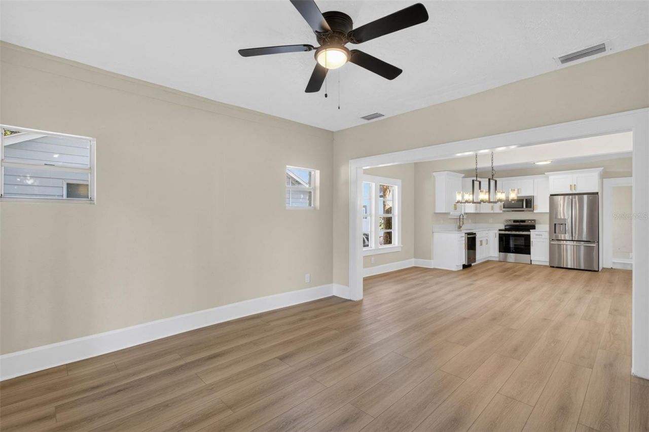 1240 James Avenue S, Saint Petersburg, FL 33705 Photo