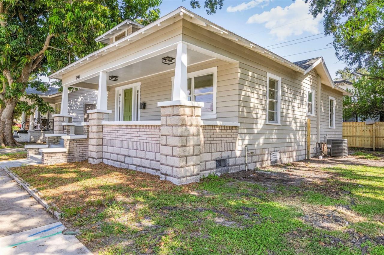 1240 James Avenue S, Saint Petersburg, FL 33705 Photo