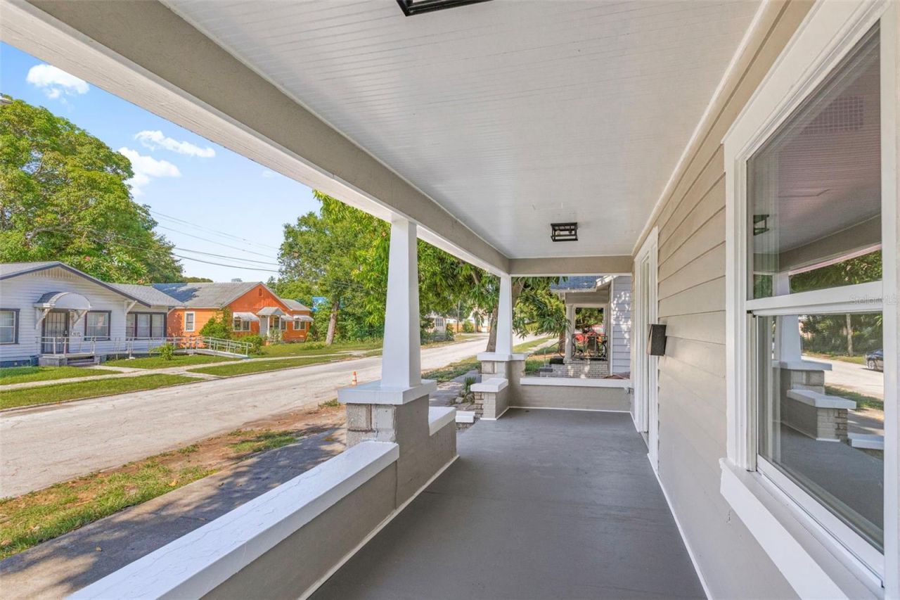 1240 James Avenue S, Saint Petersburg, FL 33705 Photo