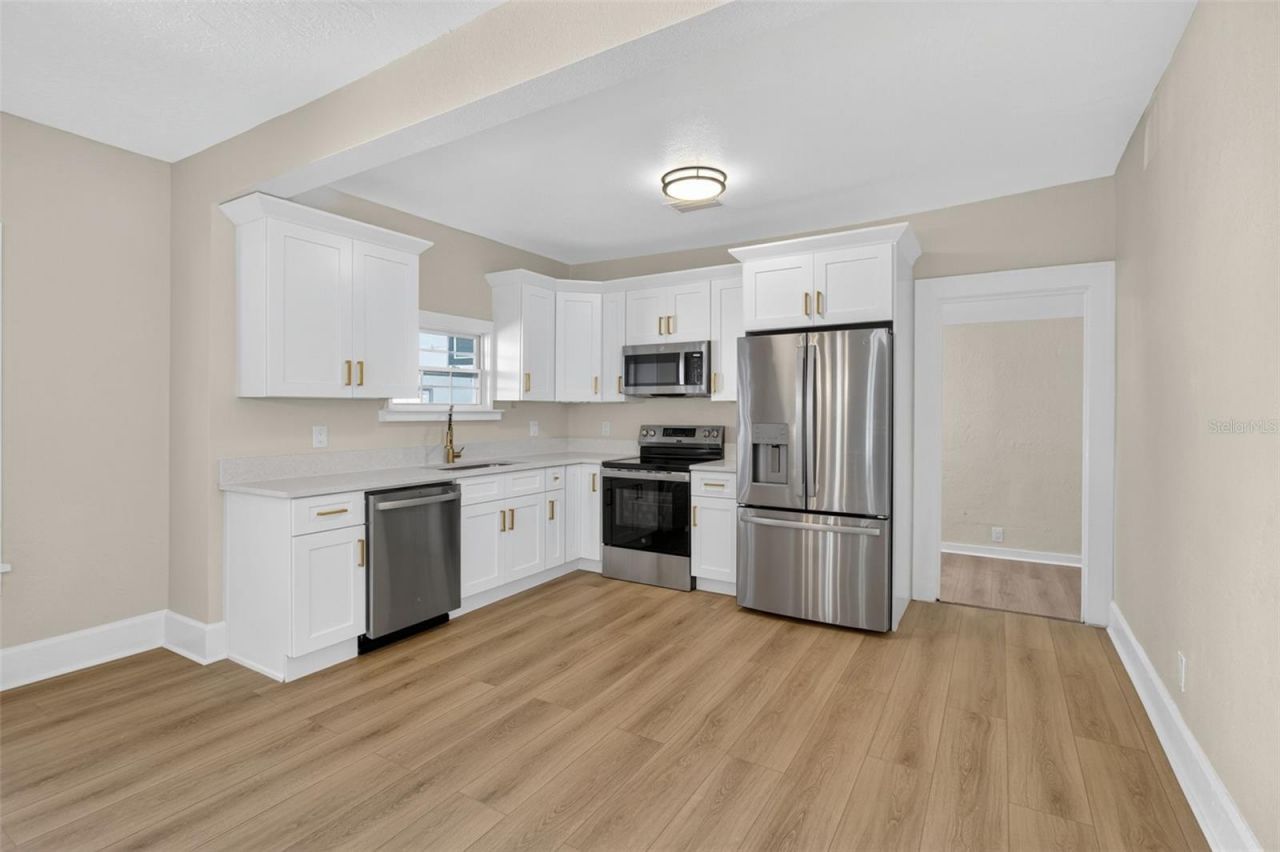 1240 James Avenue S, Saint Petersburg, FL 33705 Photo