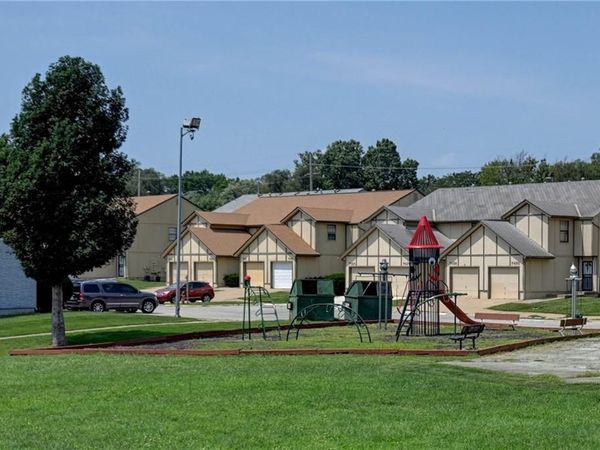 11605 Richmond Avenue, Kansas City, MO 64134