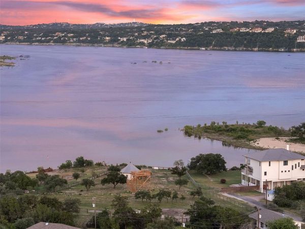 19900 Moon Dance LN, Spicewood, TX 78669