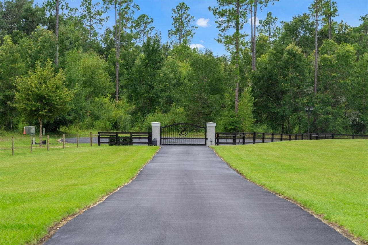 1825 W Oak Valley Court, Homosassa, FL 34446 Photo