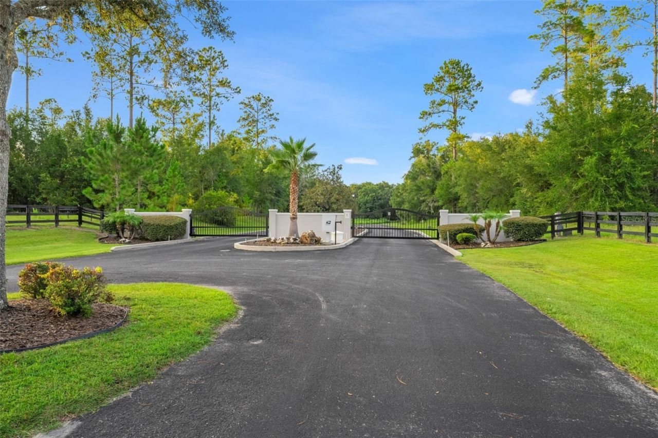 1825 W Oak Valley Court, Homosassa, FL 34446 Photo