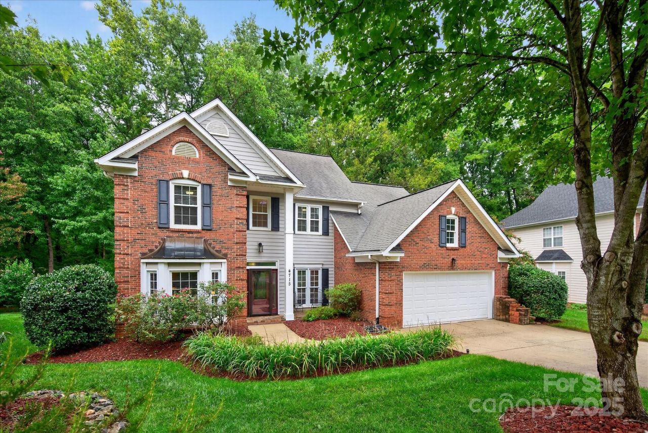 4713 Hanging Ivy Drive, Charlotte, NC 28215 Main Photo