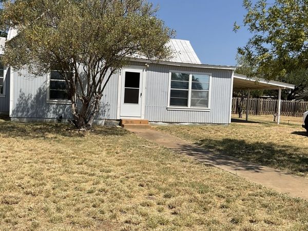 801 Hackberry, Cotulla, TX 78014