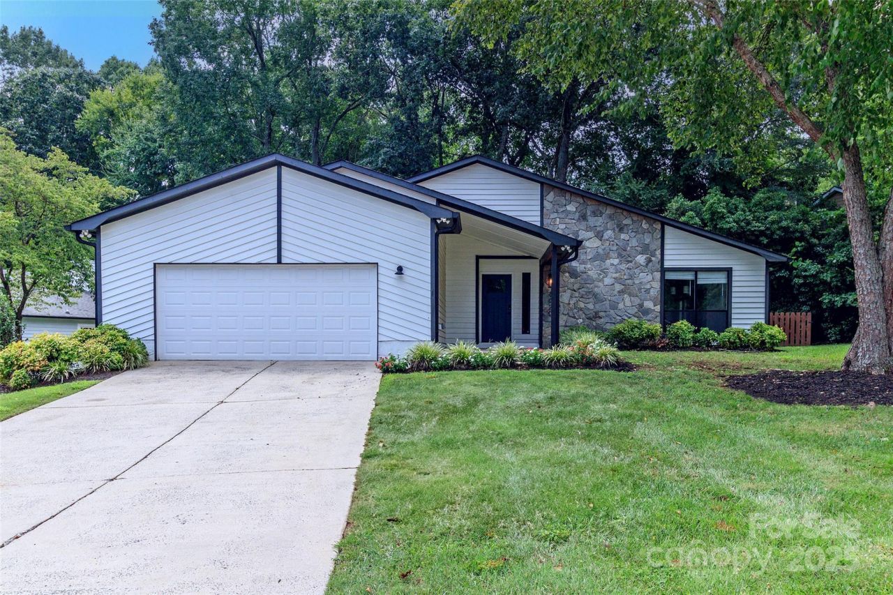 4020 Bon Rea Drive, Charlotte, NC 28226 Main Photo