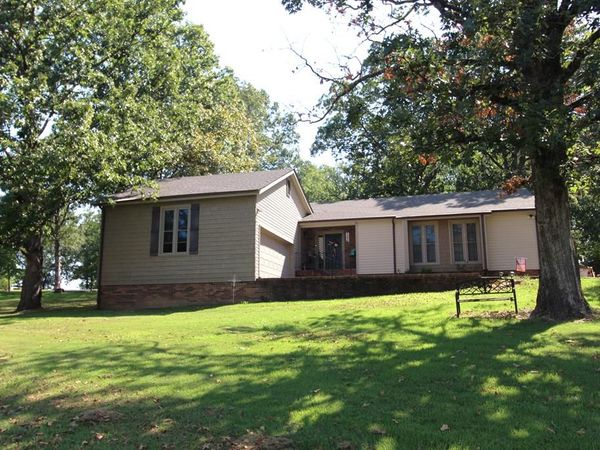 102 Oak Drive, Huntingdon, TN 38344