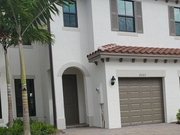 2022 S Oysterwood Lane S, Riviera Beach, FL 33410