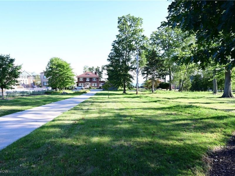 24458 Lake Road, Bay Village, OH 44140 Photo 2