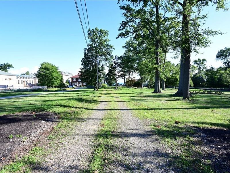 24458 Lake Road, Bay Village, OH 44140 Photo 3
