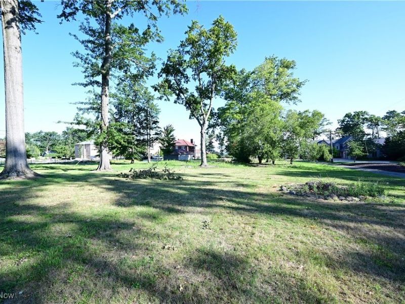 24458 Lake Road, Bay Village, OH 44140 Photo 4