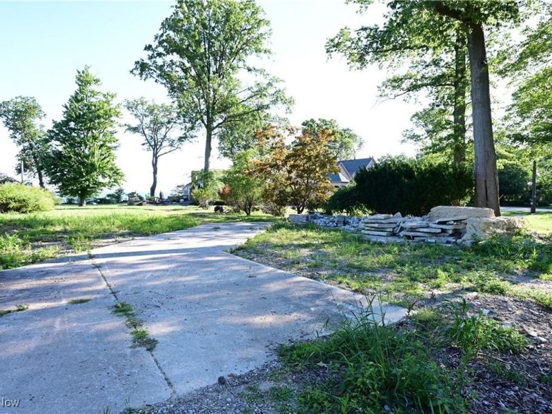 24458 Lake Road, Bay Village, OH 44140 Photo 5