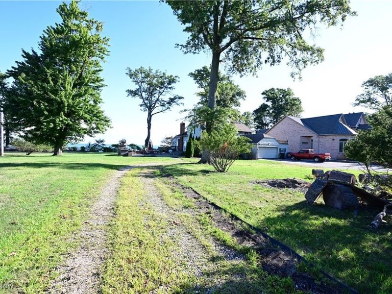 24458 Lake Road, Bay Village, OH 44140 Photo 6