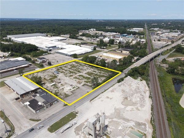 7140 Northfield Road, Walton Hills, OH 44146