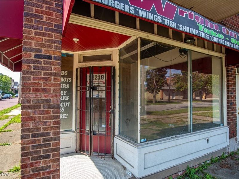 17216 Grovewood Avenue, Cleveland, OH 44119 Photo 3